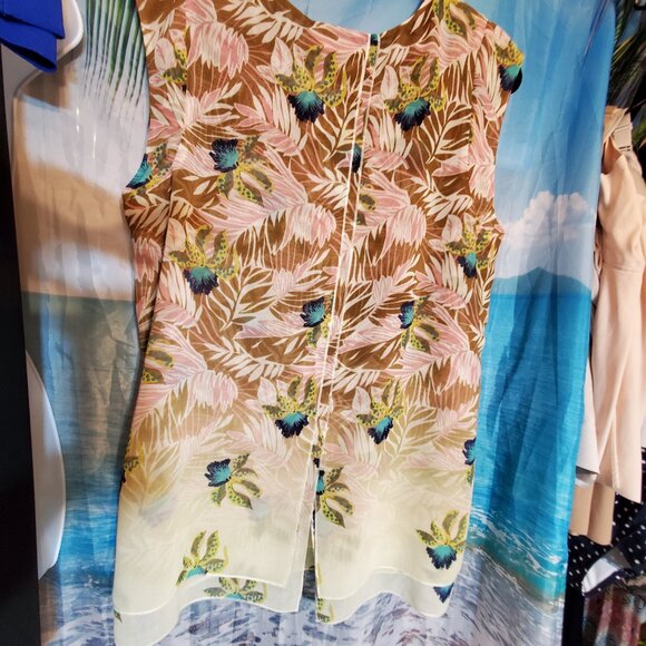 CAbi  size Large Tropical Print Parlor Sleeveless Split Back Blouse #5216 - Picture 4 of 8